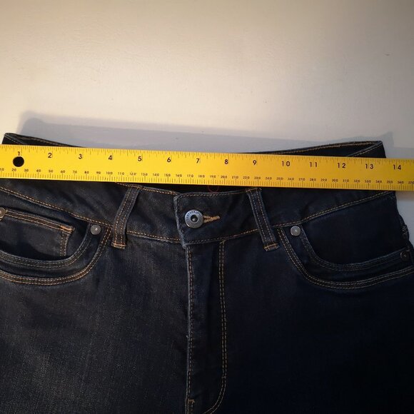 Santana Straight Fit Ladies Medium Wash Jean Capris - Picture 10 of 10